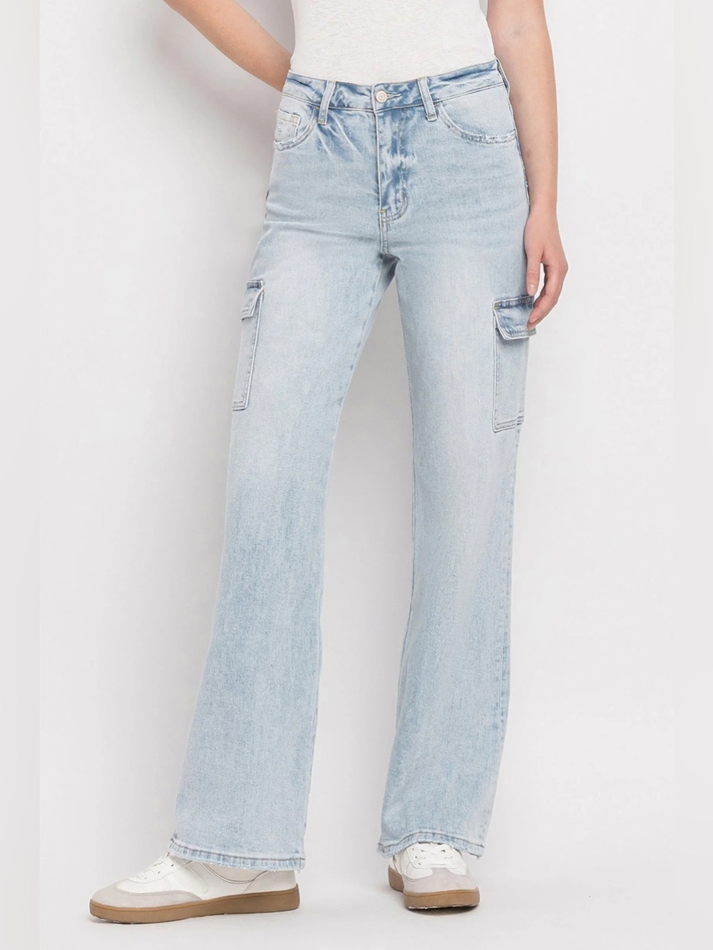 Light Wash Cargo Pocket Women's Jeans - Pale Blue